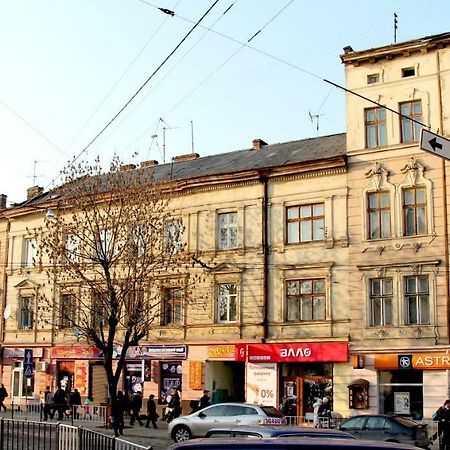 Apartment On The Center Of Lviv Buitenkant foto